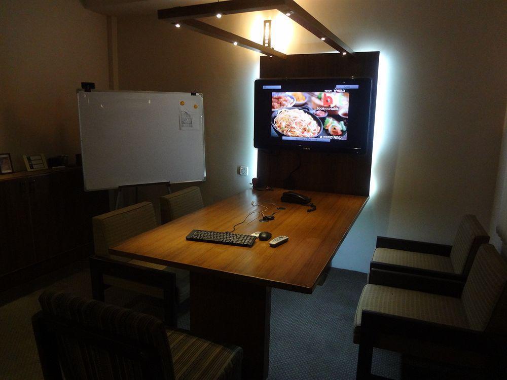 Marcopolo Business Hotel Катманду Экстерьер фото