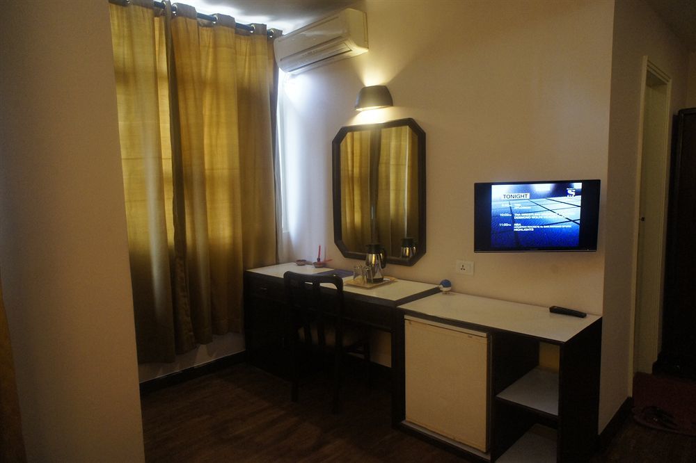 Marcopolo Business Hotel Катманду Экстерьер фото
