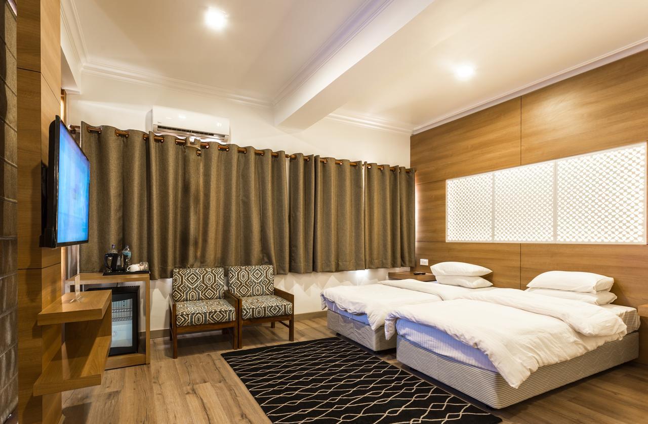 Marcopolo Business Hotel Катманду Экстерьер фото