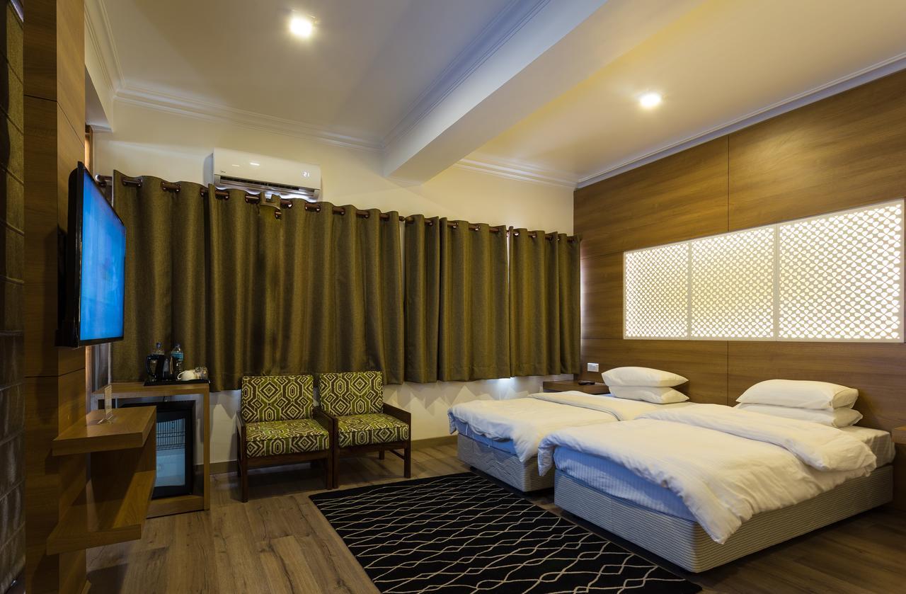 Marcopolo Business Hotel Катманду Экстерьер фото