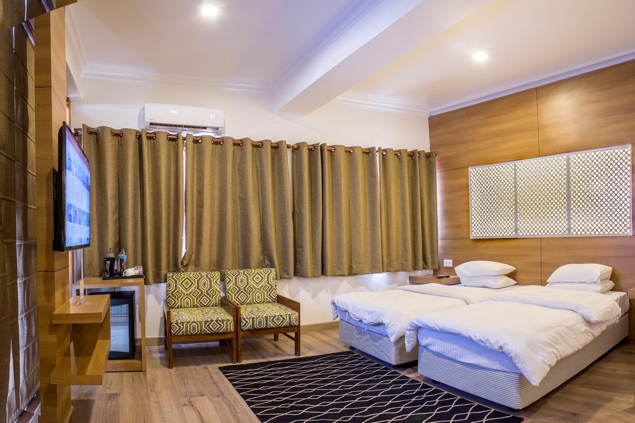 Marcopolo Business Hotel Катманду Экстерьер фото