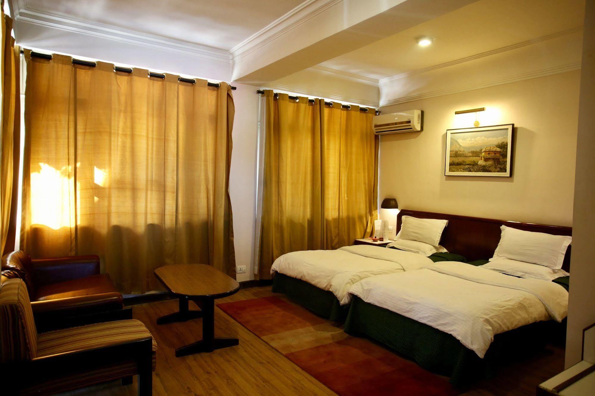 Marcopolo Business Hotel Катманду Экстерьер фото
