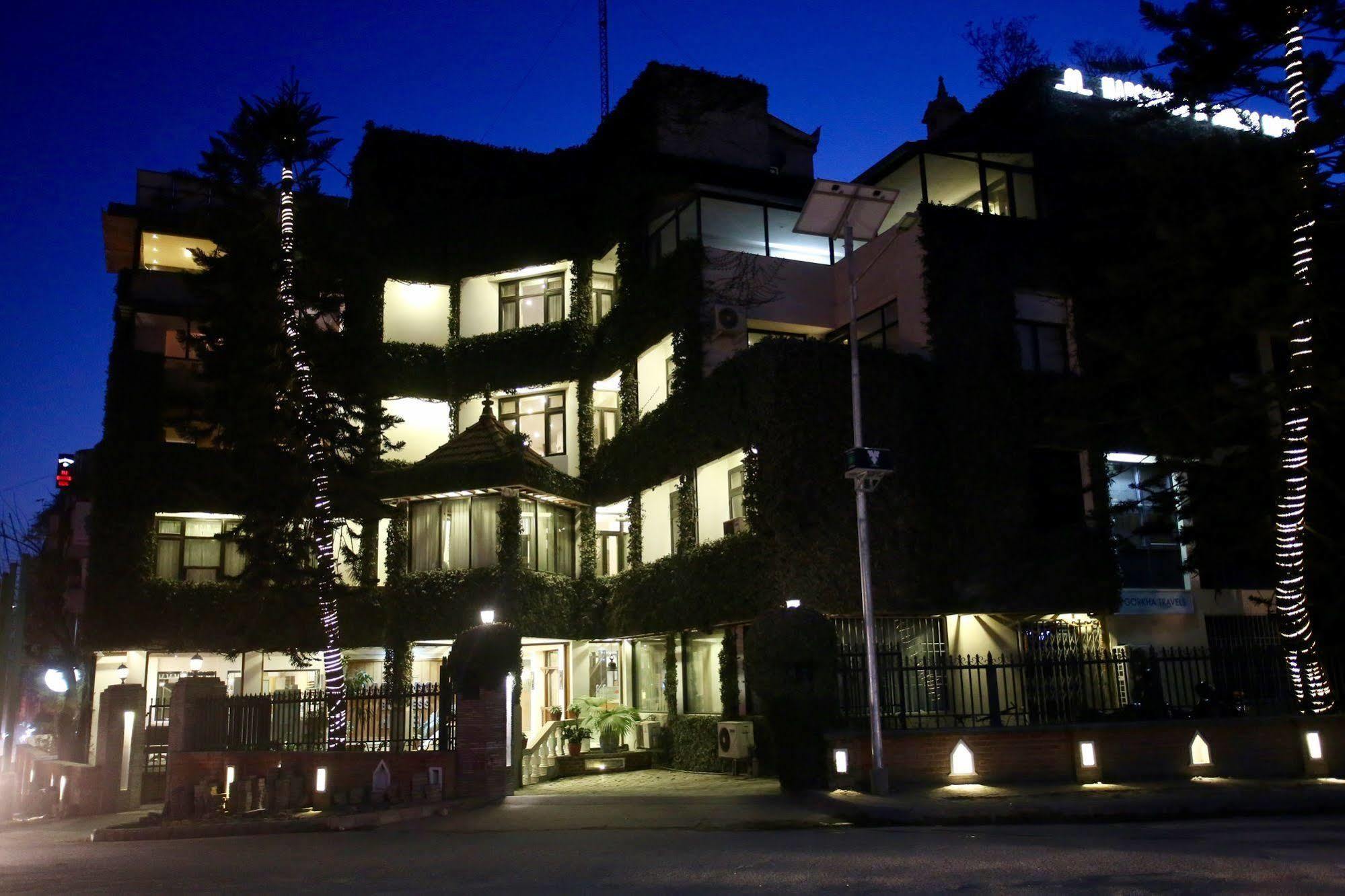 Marcopolo Business Hotel Катманду Экстерьер фото